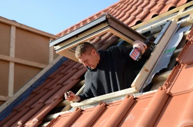 Pose de fenêtres de toit Velux à Gumières